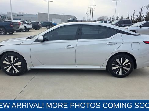 Used 2021 Nissan Altima 2.5 SL image 2