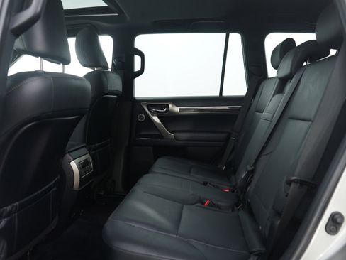 Used 2021 Lexus GX 460 Luxury w/ Accessory Package image 17