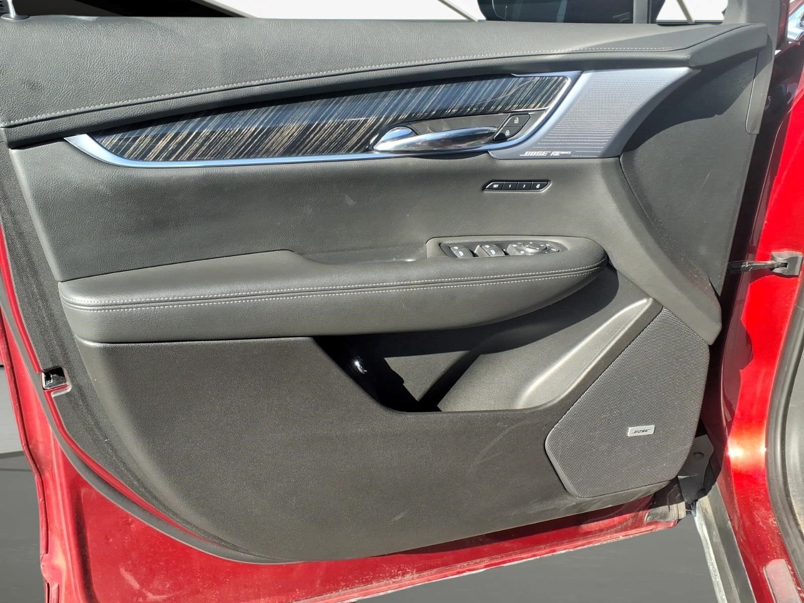Used 2024 Cadillac XT6 Premium Luxury w/ LPO, Floor Liner Package FWD image 8