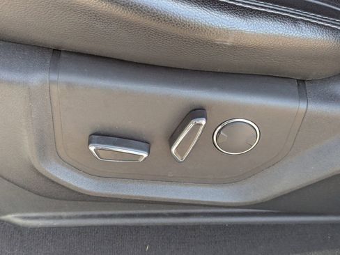 Used 2019 Ford F250 Lariat w/ Chrome Package image 24