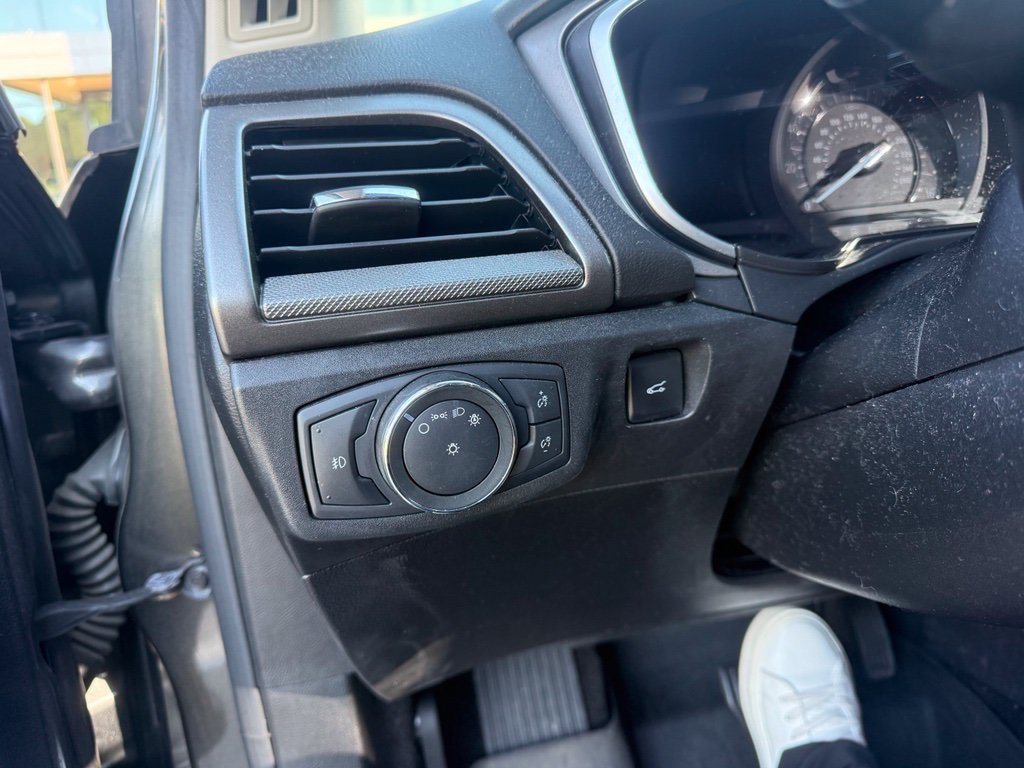 Used 2019 Ford Fusion SE w/ Equipment Group 151A FWD image 27