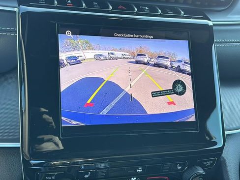 New 2026 Jeep Grand Cherokee L Laredo image 32