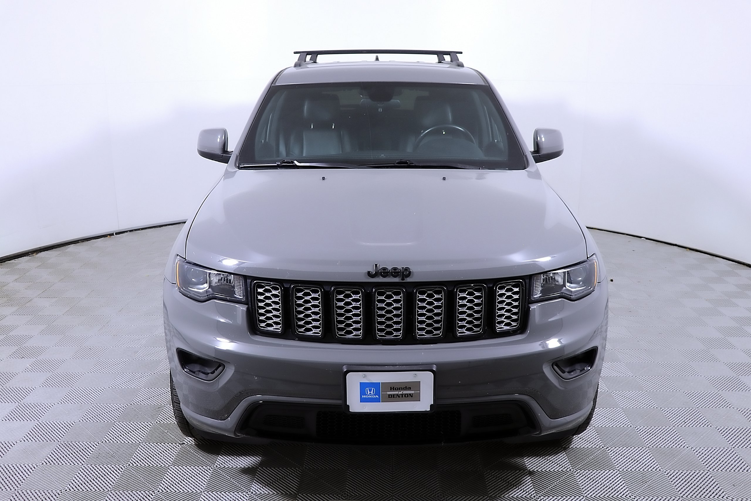 Used 2021 Jeep Grand Cherokee Laredo X RWD image 4