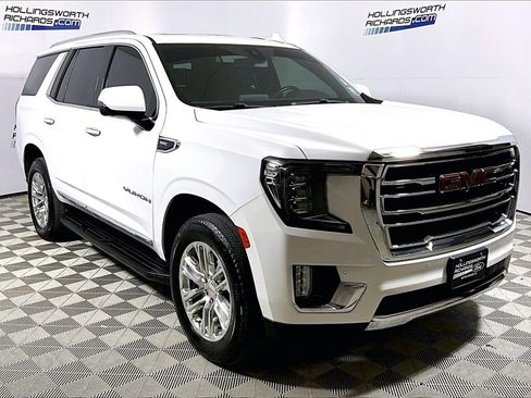 Used 2021 GMC Yukon SLT w/ SLT Premium Package image 3