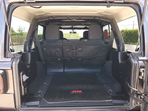 Used 2021 Jeep Wrangler Unlimited Rubicon AWD/4WD image 14