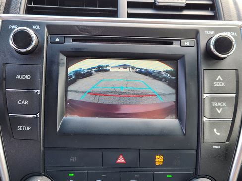 Used 2016 Toyota Camry SE FWD image 13