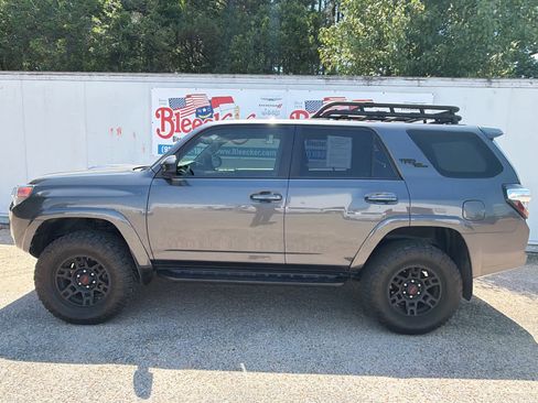 Used 2021 Toyota 4Runner TRD Off-Road AWD/4WD image 7