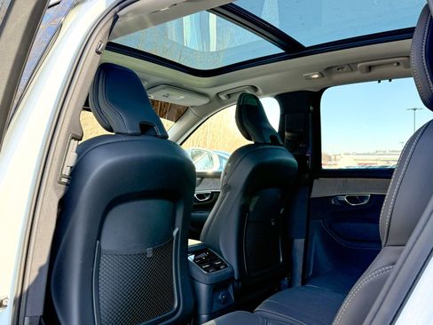 Used 2025 Volvo XC90 T8 Ultra w/ Protection Package image 20