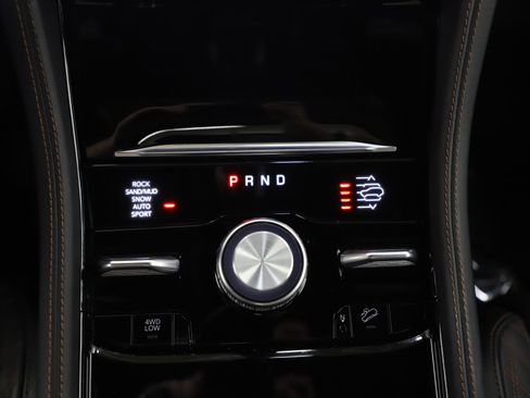 Used 2024 Jeep Grand Cherokee Summit image 25