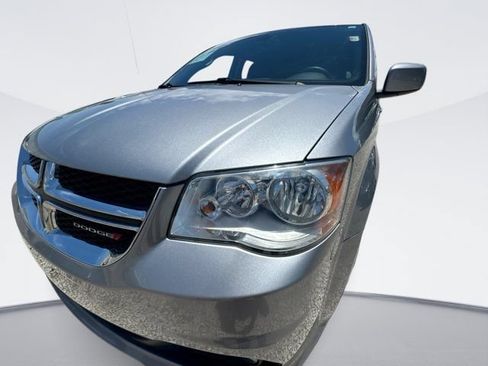 Used 2019 Dodge Grand Caravan SXT FWD image 11