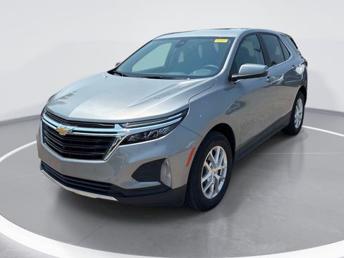 Used 2024 Chevrolet Equinox LT FWD image 3