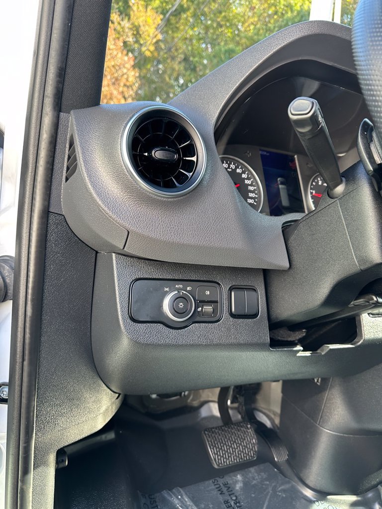 Used 2025 Mercedes-Benz Sprinter 2500 image 13