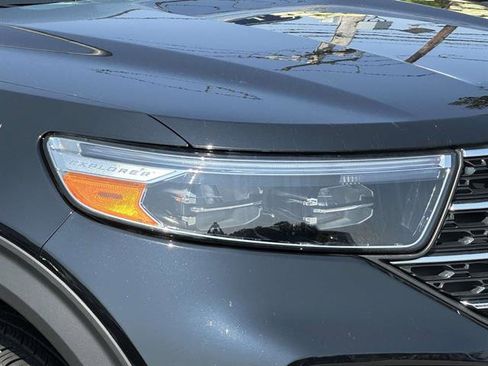 Used 2023 Ford Explorer XLT image 8