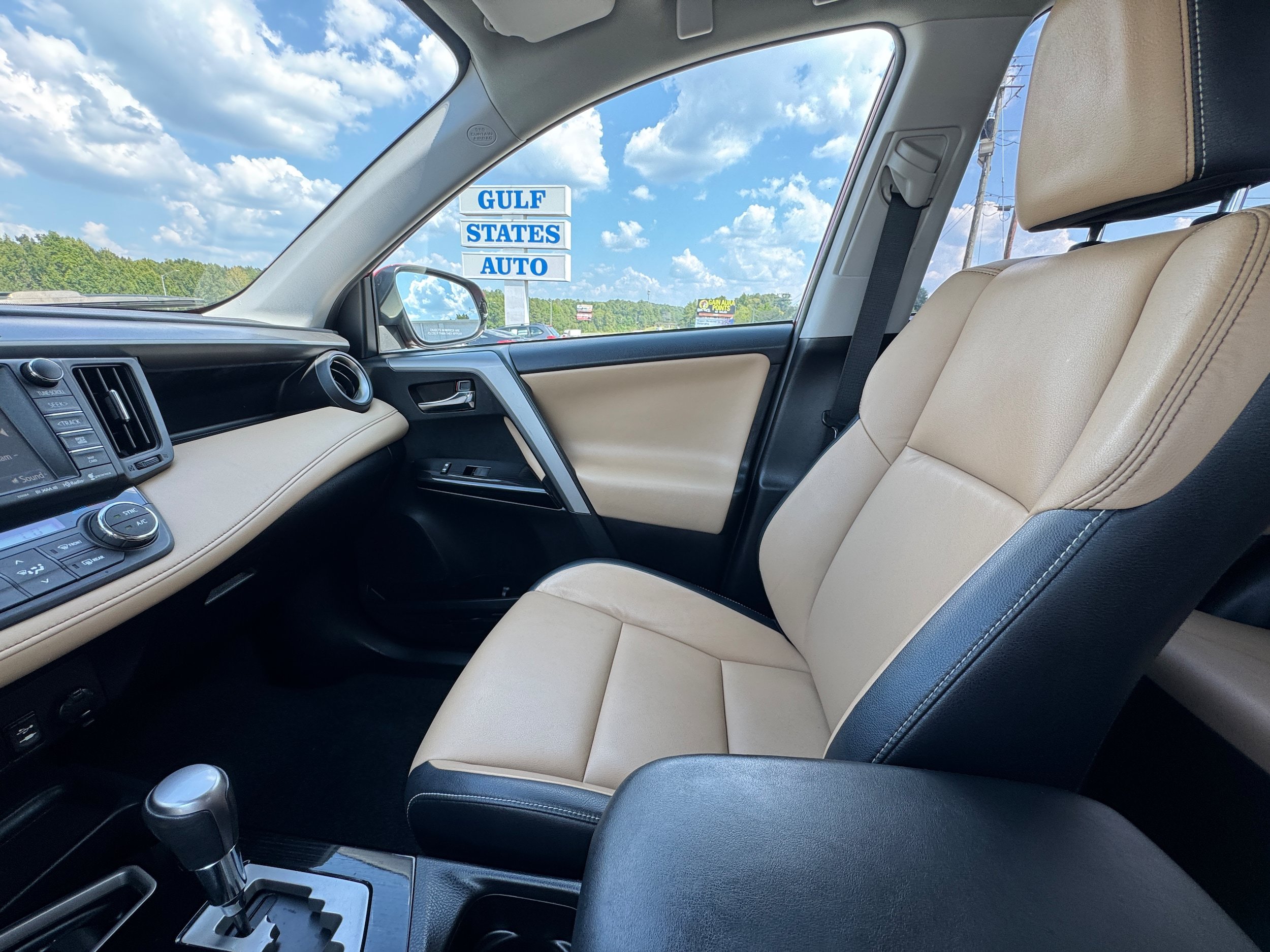 Used 2016 Toyota RAV4 Limited w/ Advanced Technology Package AWD/4WD image 10