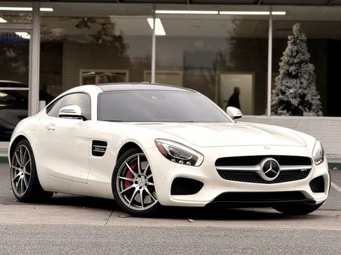 Used 2017 Mercedes-Benz AMG GT S image 2