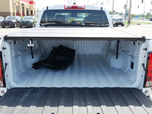Used 2023 Chevrolet Colorado LT AWD/4WD image 9