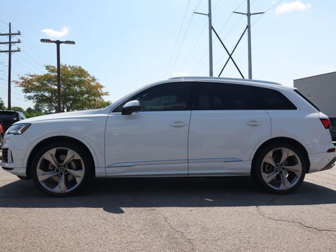 Used 2021 Audi Q7 3.0T Prestige w/ Prestige Package AWD/4WD image 2