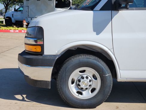 New 2025 Chevrolet Express 3500 w/ Power Convenience Package image 14