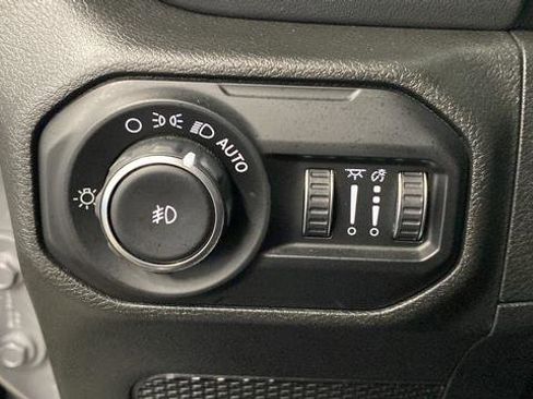 Used 2020 Jeep Wrangler Unlimited Sahara AWD/4WD image 28