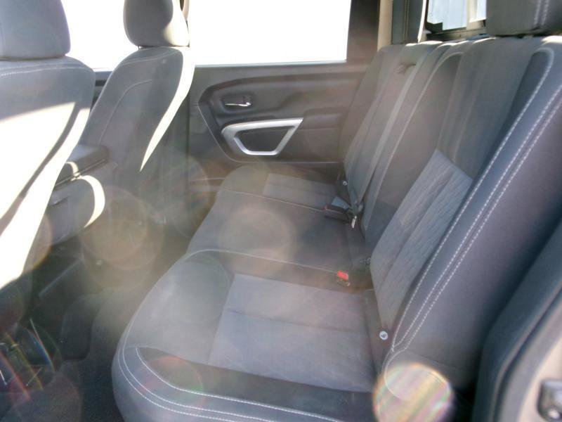Used 2022 Nissan Titan SV RWD image 10