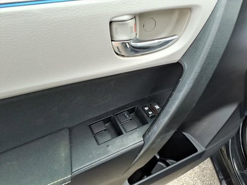 Used 2016 Toyota Corolla LE image 16