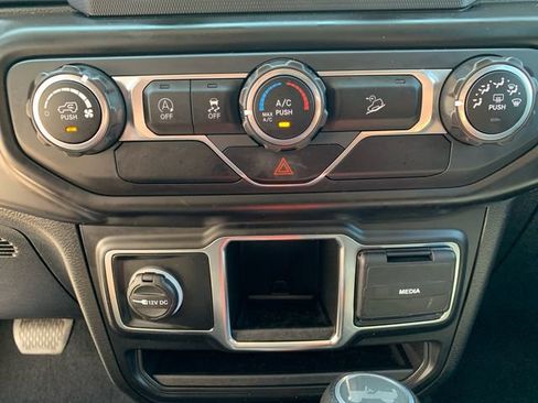 Used 2021 Jeep Wrangler Unlimited Sport image 31