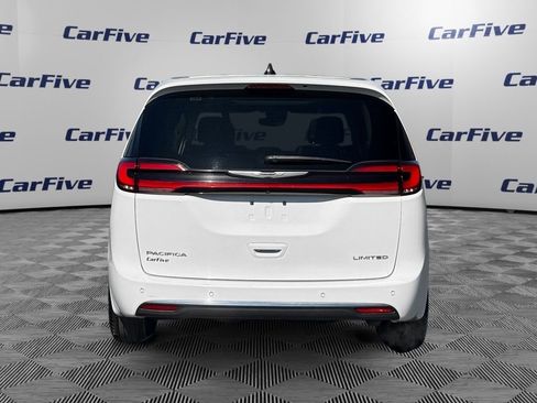 Used 2024 Chrysler Pacifica Limited FWD image 4