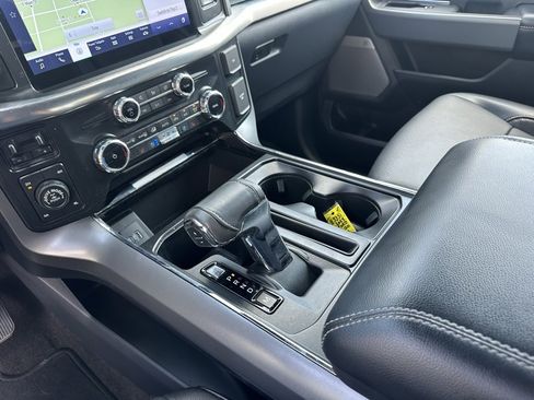 Used 2022 Ford F150 Lariat w/ Max Trailer Tow Package image 32