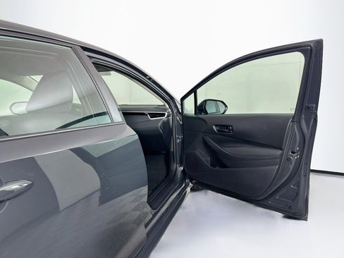 Used 2025 Toyota Corolla LE FWD image 29