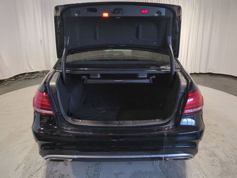 Used 2016 Mercedes-Benz E 400 4MATIC Sedan image 37