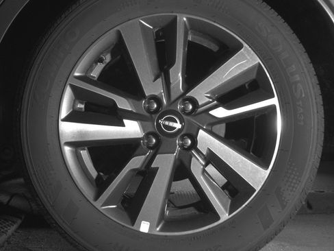 Used 2025 Nissan Versa SV FWD image 14