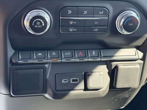 New 2026 GMC Sierra 1500 Pro AWD/4WD image 23