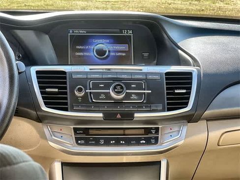 Used 2015 Honda Accord LX image 18