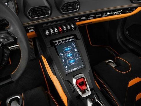 Used 2024 Lamborghini Huracan EVO image 20