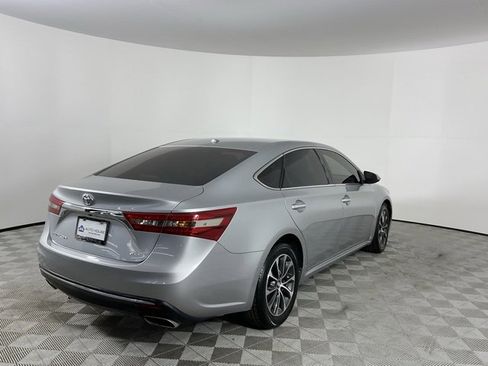 Used 2018 Toyota Avalon XLE image 5