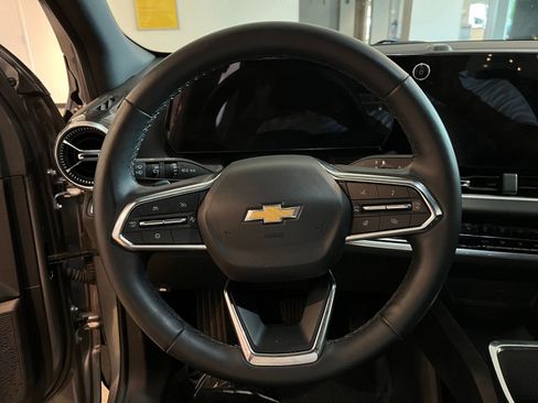 Used 2025 Chevrolet Equinox LT FWD image 28
