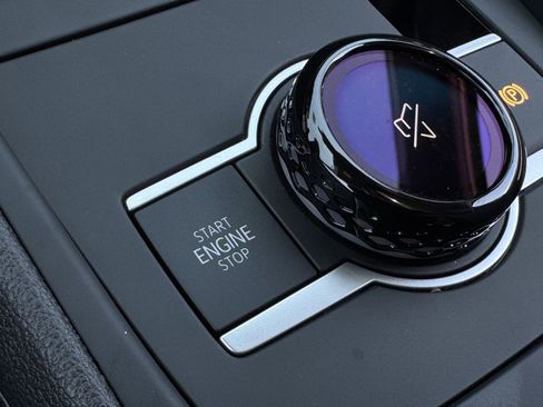 New 2026 Volkswagen Tiguan SE R-Line FWD image 22