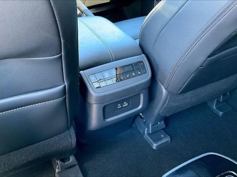 Used 2025 Nissan Pathfinder SL w/ SL Premium Package AWD/4WD image 12