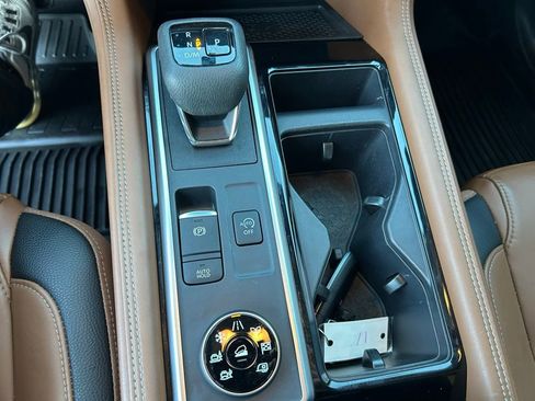 Used 2023 Nissan Pathfinder Platinum w/ Cargo Package image 21