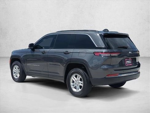 Used 2025 Jeep Grand Cherokee Laredo w/ Luxury Tech Group I RWD image 8