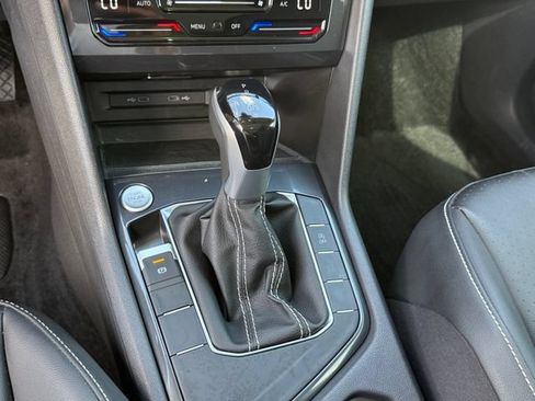 Used 2024 Volkswagen Tiguan SE FWD image 20