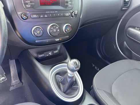 Used 2016 Kia Soul image 35