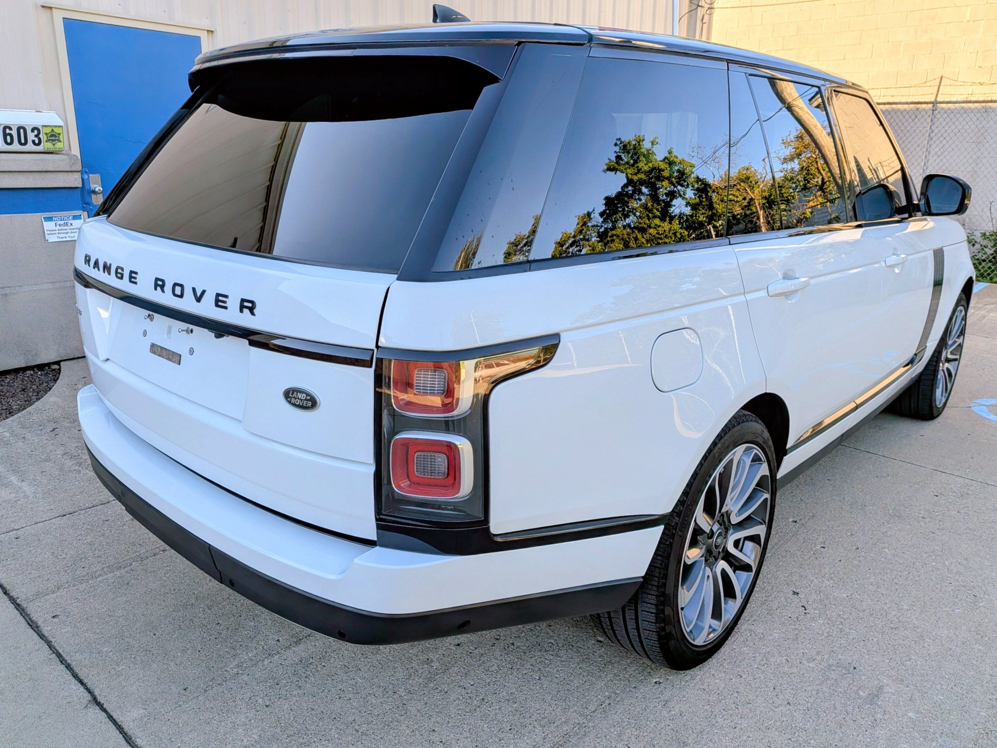 Used 2018 Land Rover Range Rover HSE AWD/4WD image 15