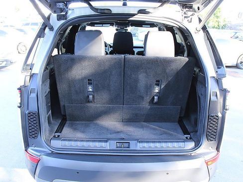 Used 2017 Land Rover Discovery SE AWD/4WD image 8