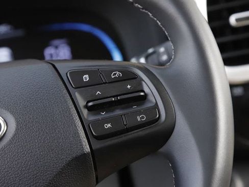 Certified 2026 Hyundai Venue SEL FWD image 20