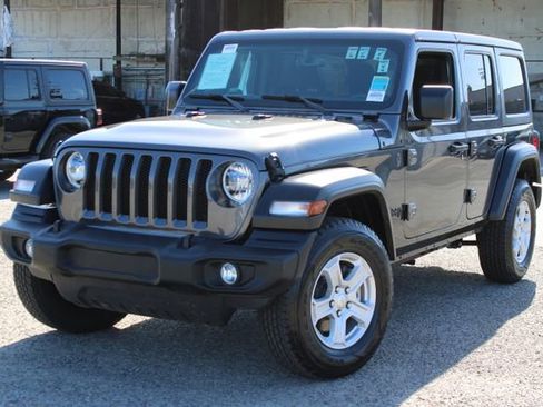 Used 2022 Jeep Wrangler Unlimited Sport AWD/4WD image 9