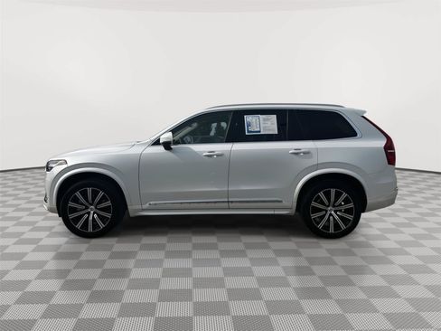 Used 2024 Volvo XC90 B5 Core AWD/4WD image 3