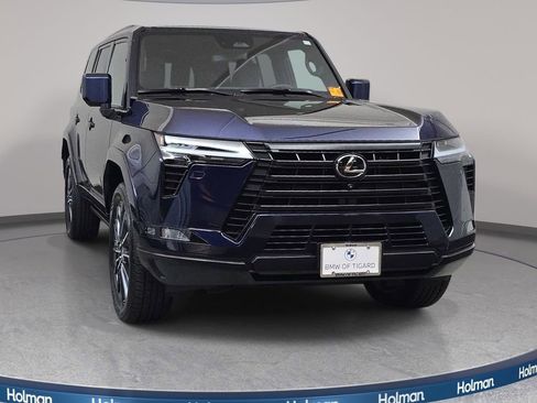 Used 2024 Lexus GX 550 w/ Cold Area Package AWD/4WD image 3
