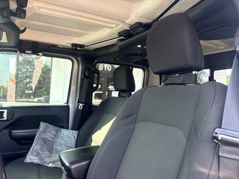 Used 2020 Jeep Gladiator Sport w/ Quick Order Package 24S AWD/4WD image 3