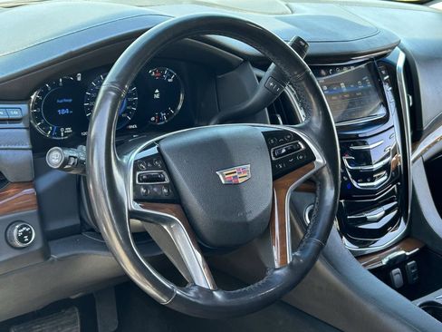 Used 2017 Cadillac Escalade ESV Luxury w/ LPO, Radiant Package AWD/4WD image 24